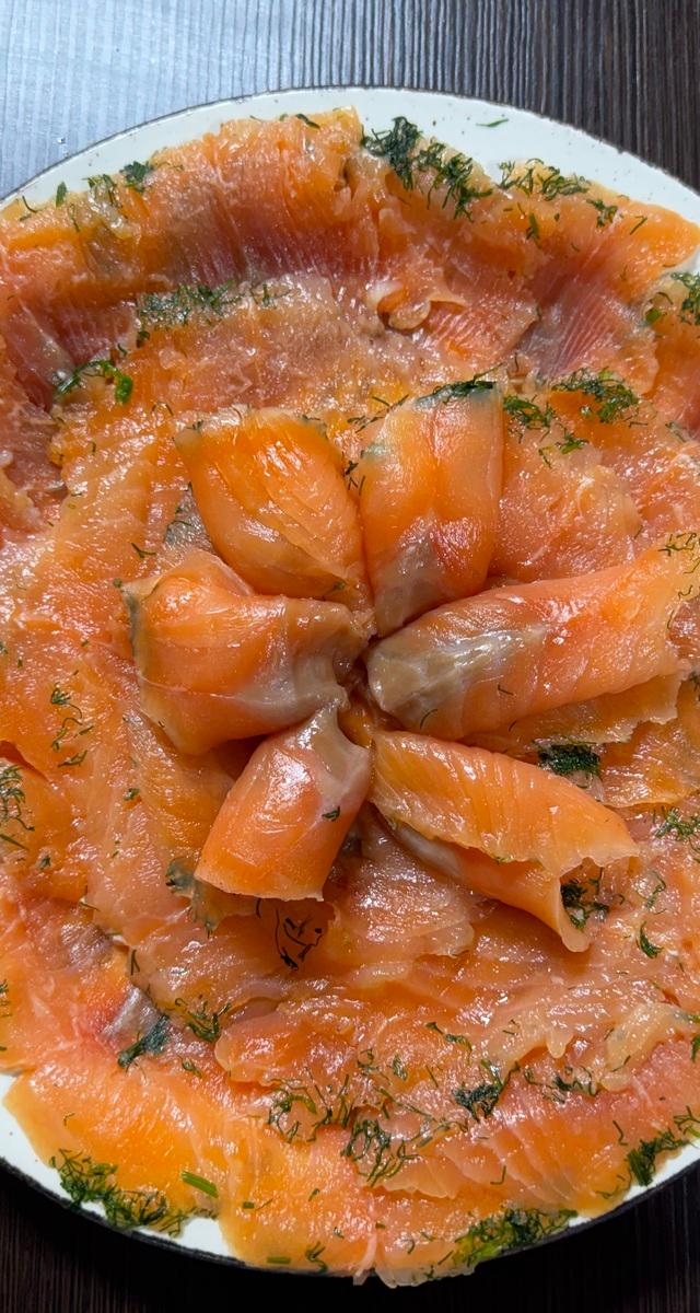 Gebeizter Lachs mit Dill