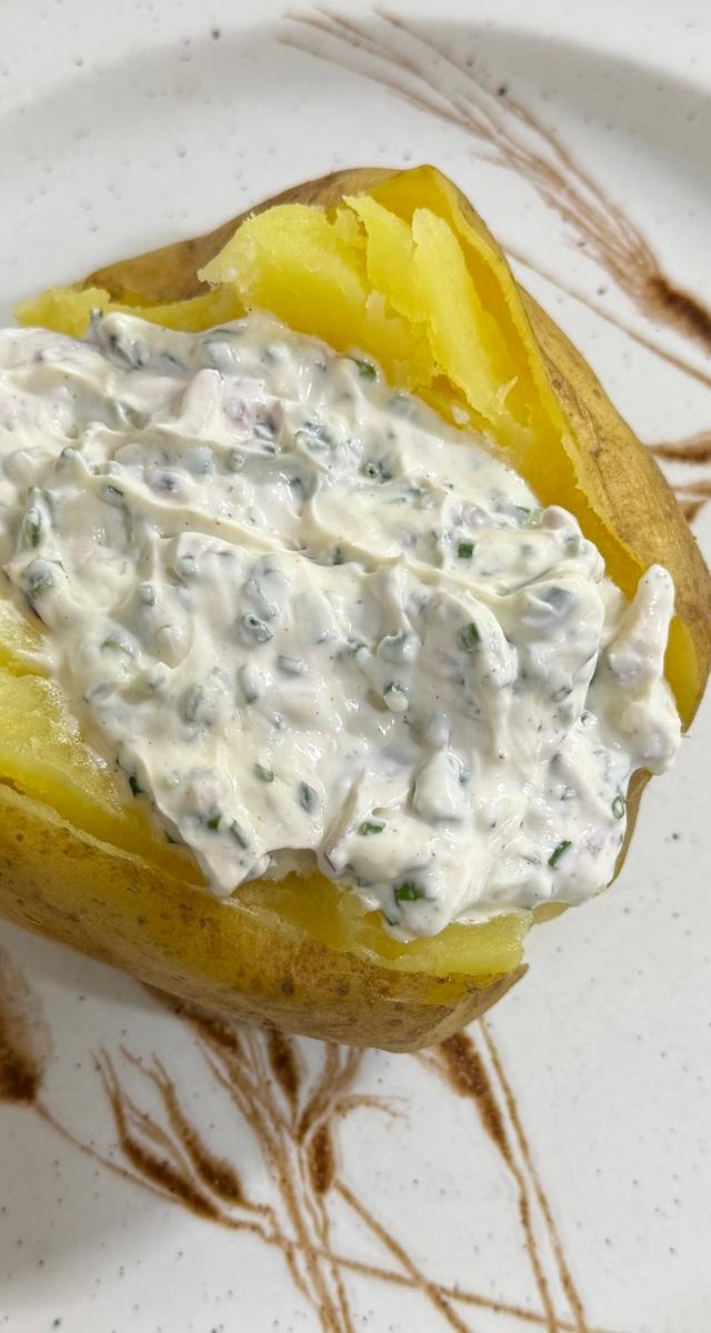 Backkartoffel mit Kräuterquark
