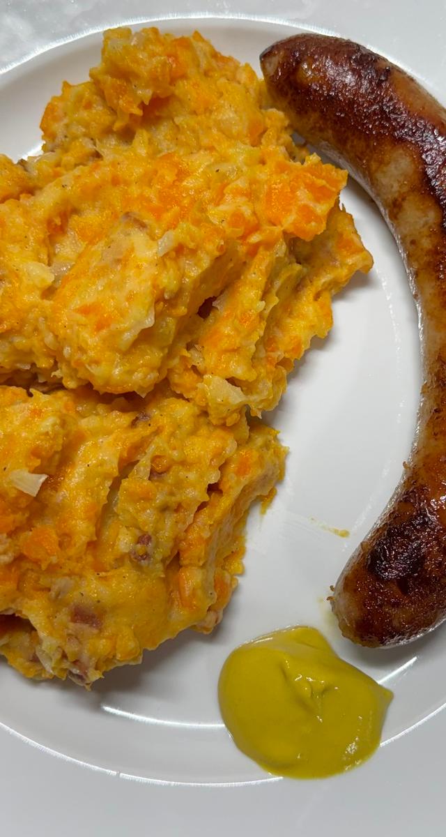 Möhrengemüse mit Bratwurst