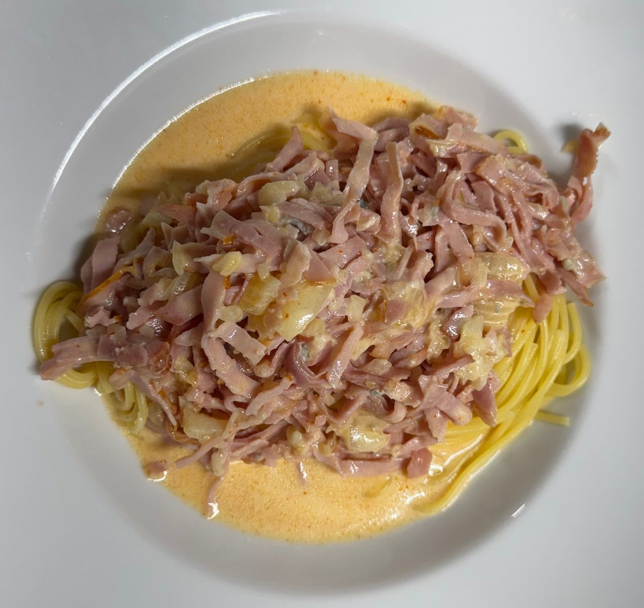 Spaghetti mit Gorgonzola-Schinken-Sauce