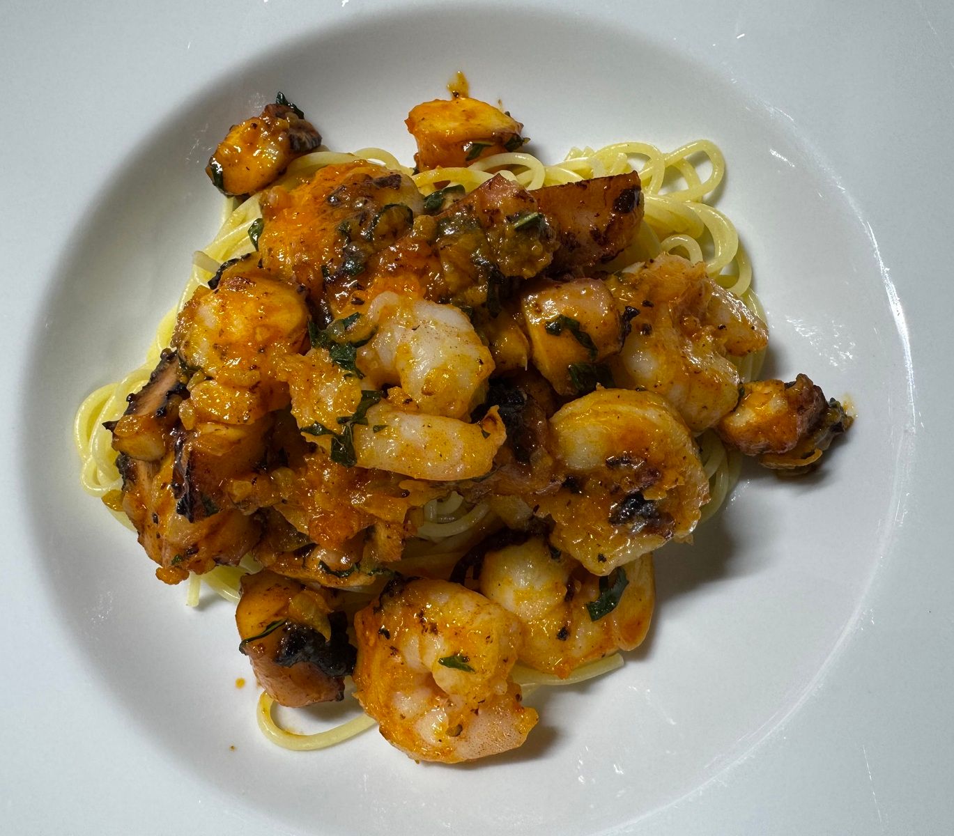 Spaghetti mit Pulpo und Garnelen